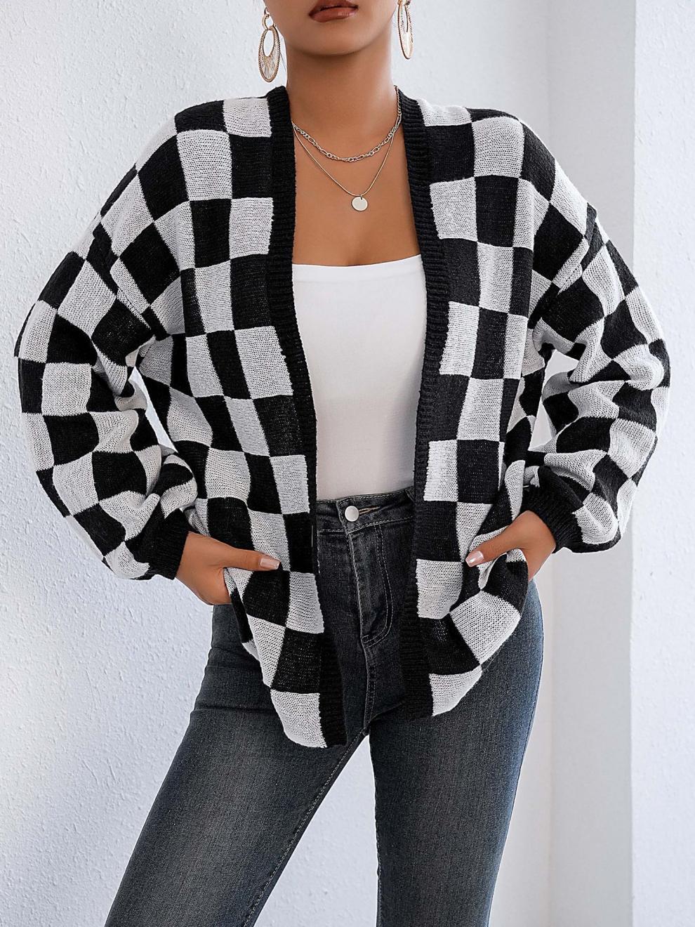 Damen-Strickjacke aus flauschigem Hirsch-Karomuster mit offenem Vorderteil