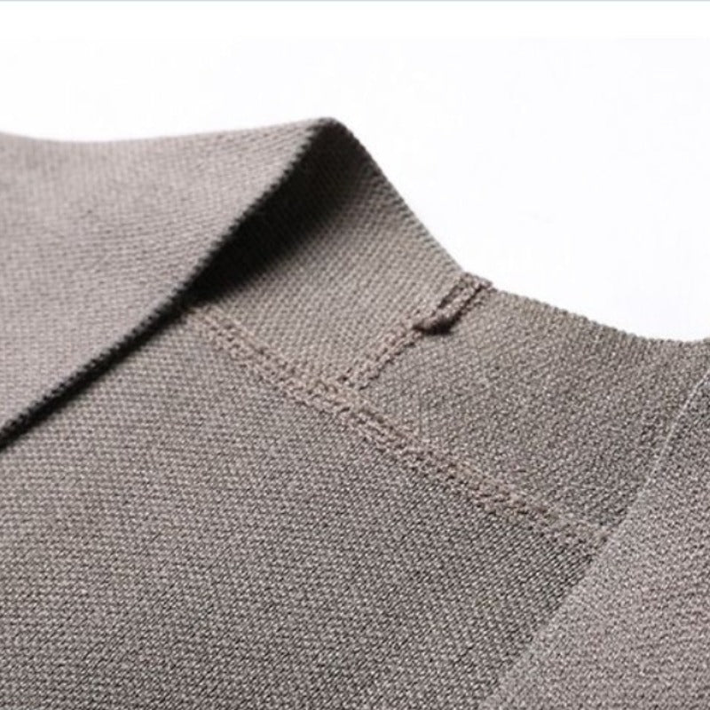 Cárdigan tejido a mano para hombre con corte clásico, ideal para combinar en otoño