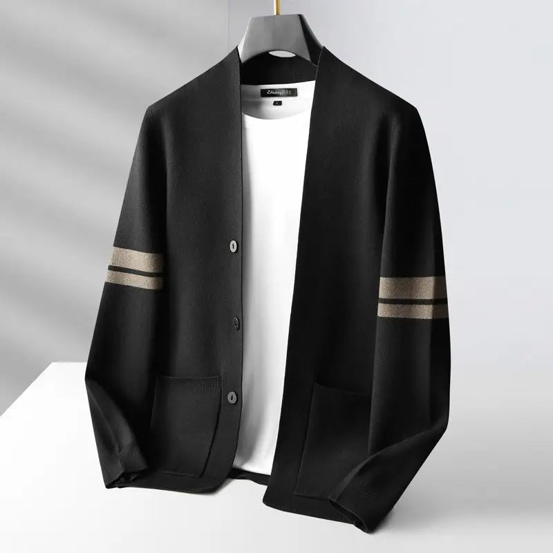 Cárdigan tejido a mano para hombre con corte clásico, ideal para combinar en otoño