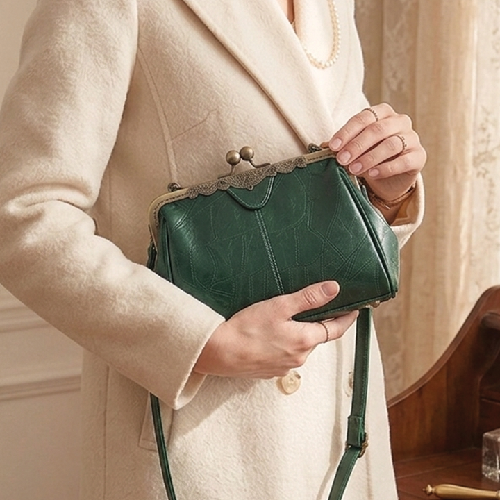 Jacqueline | Women's Vintage Clasp Handbag
