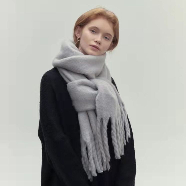 Women's Cozy Winter Scarf