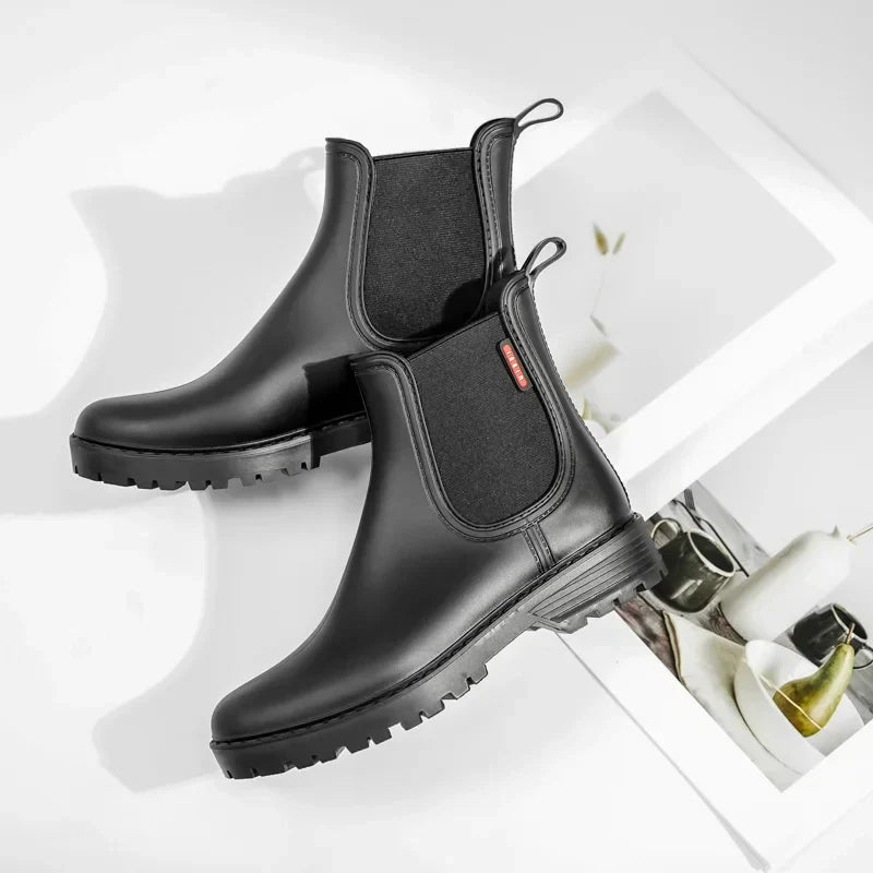 Women's Slip-Resistant Chelsea Boots