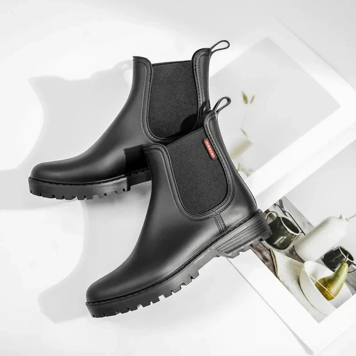 Women's Slip-Resistant Chelsea Boots