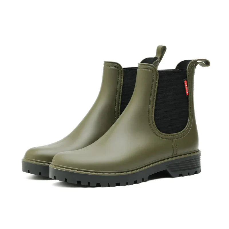 Women's Slip-Resistant Chelsea Boots