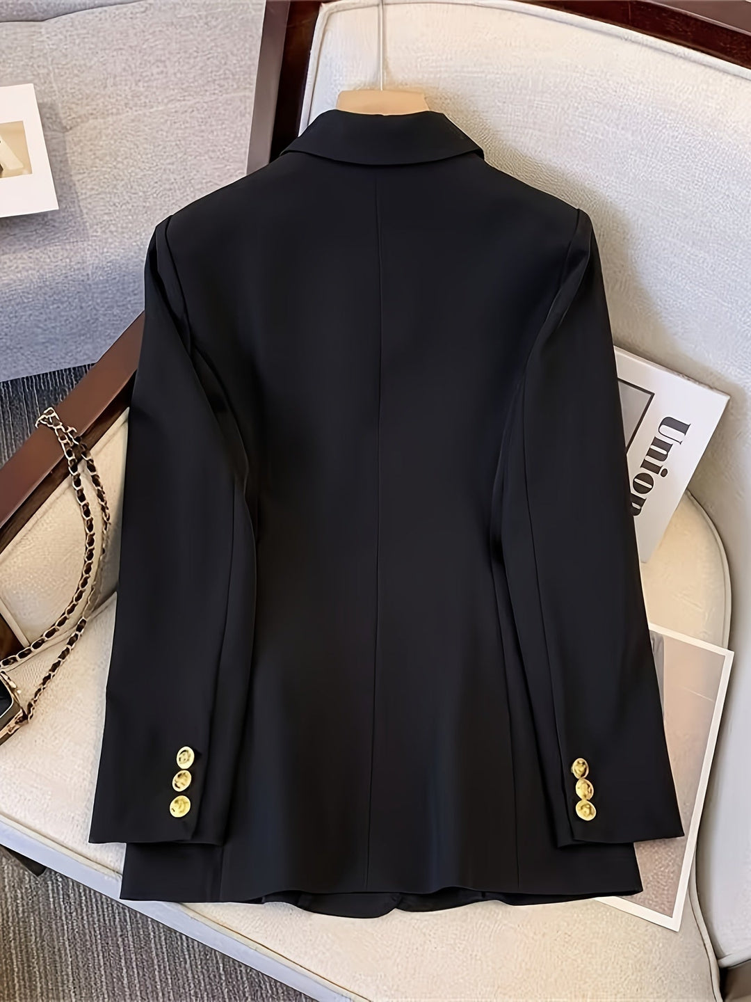 Women’s Tailored Business Blazer with Elegant Button Accents