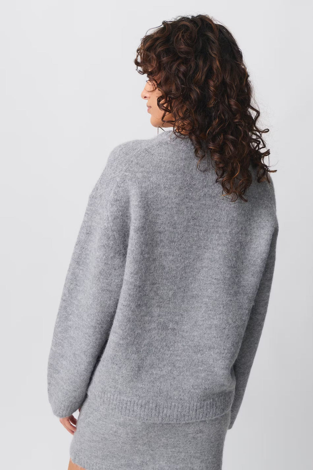 Women's Oversized Chic Pullovers - Timeless Style