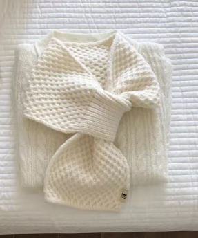 Women's Stylish Bow Design Cozy Scarf