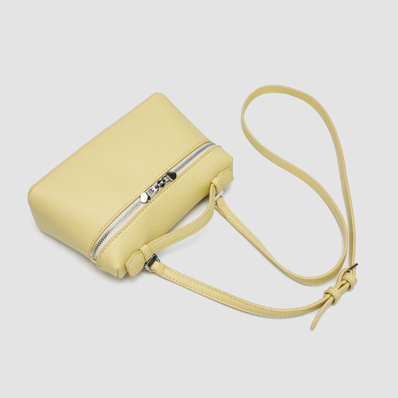 Elegant Willow Luxe Handbag - Stylish and Chic Accessory-Omni Prime Goods