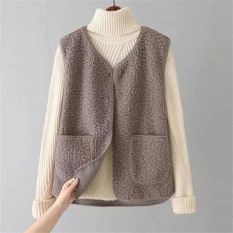 Women's Cozy Sleeveless Vest with Sheepskin Effect - Light and Warm