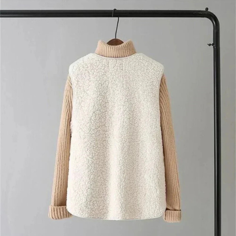 Women's Cozy Sleeveless Vest with Sheepskin Effect - Light and Warm