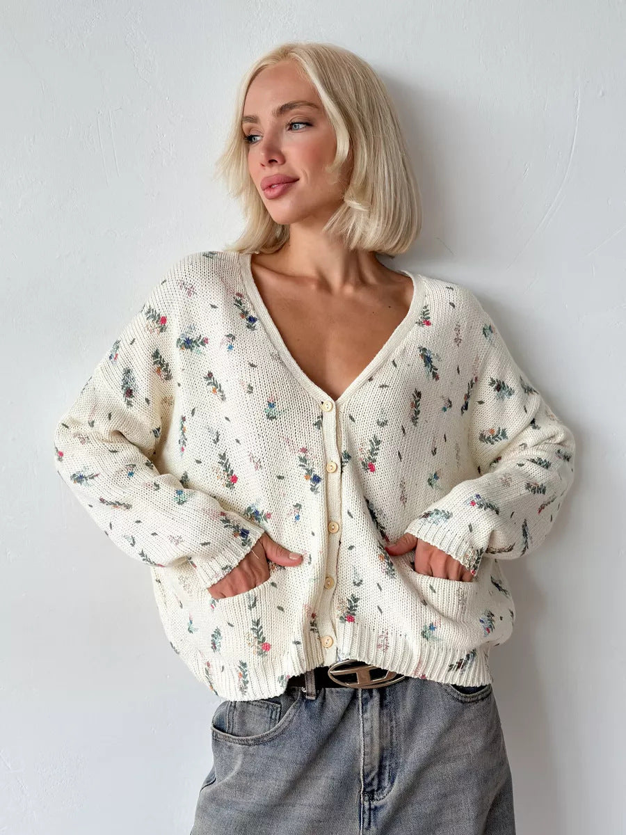 Blomstret strikcardigan til kvinder med knapper foran og V-hals