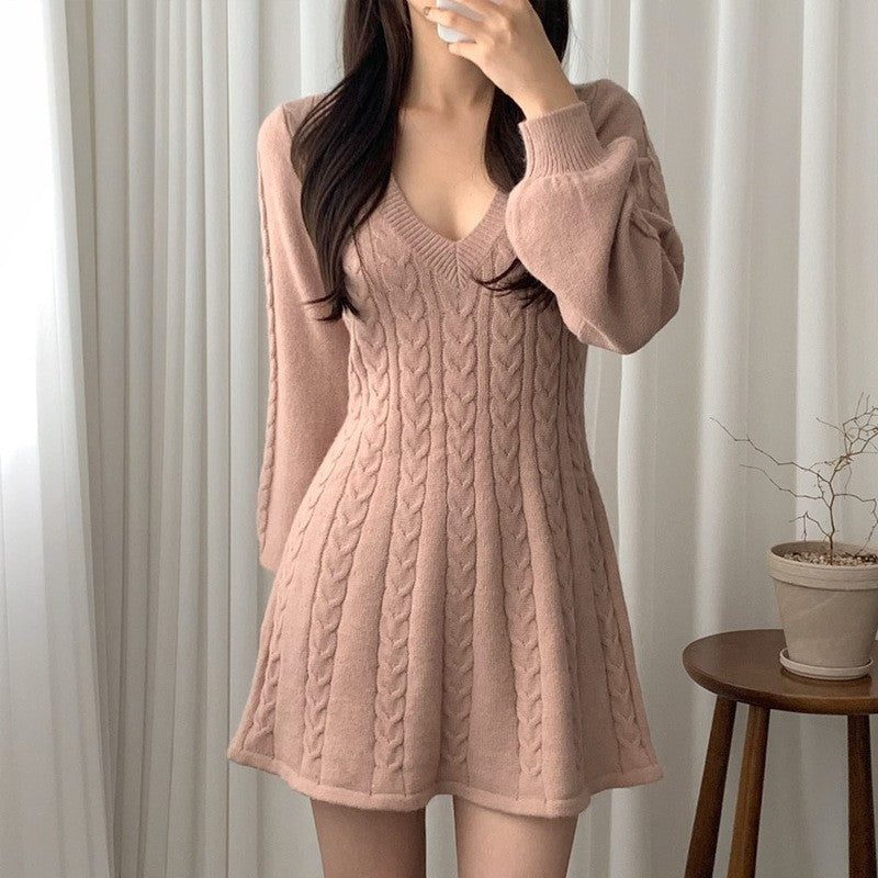 Robe-pull à manches longues en maille torsadée et à col en V pour femme