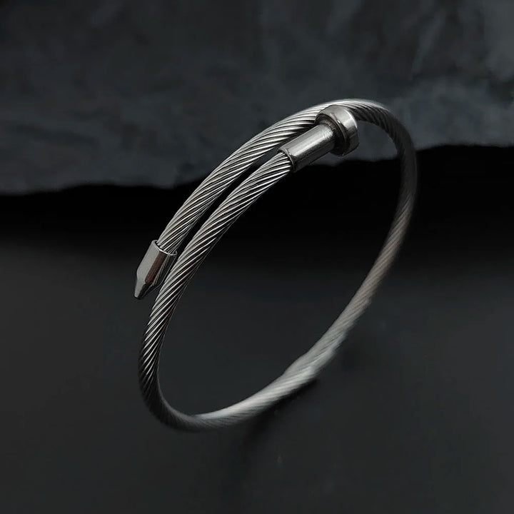 Elegant Clou Bracelet for Stylish Accessory and Fashion Statement