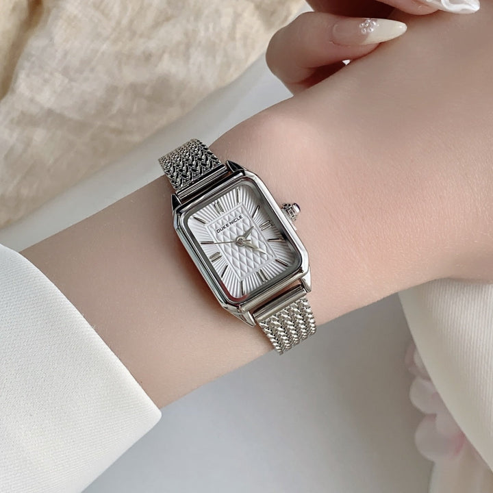 Stylish Wristwatch for Everyday Wear and Special Occasions