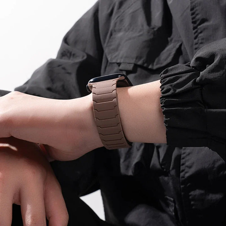 MagStrap Adjustable Magnetic Watch Band for Smartwatches
