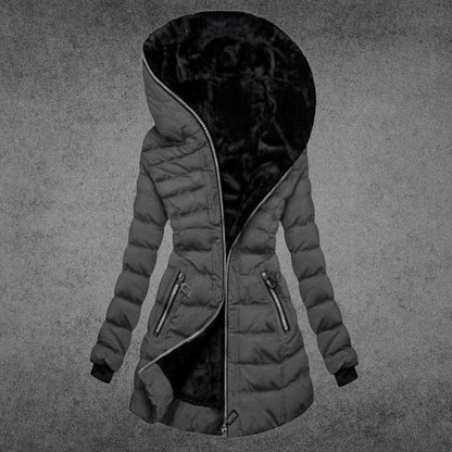 Women's Winter Coat with Thermal Insulation and Practical Pockets