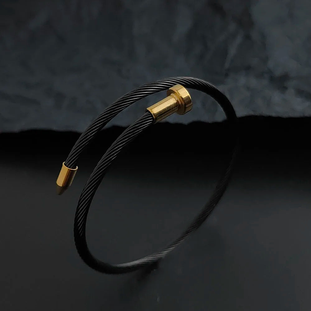 Elegant Clou Bracelet for Stylish Accessory and Fashion Statement