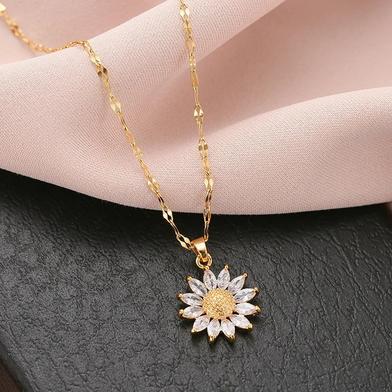 Elegant Sunflower Pendant Necklace for Nature Lovers