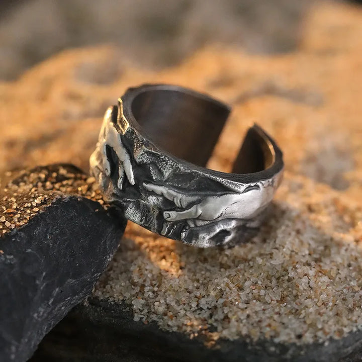 Memento Mori Skull Ring - Unique Gothic Jewelry for Men and Women