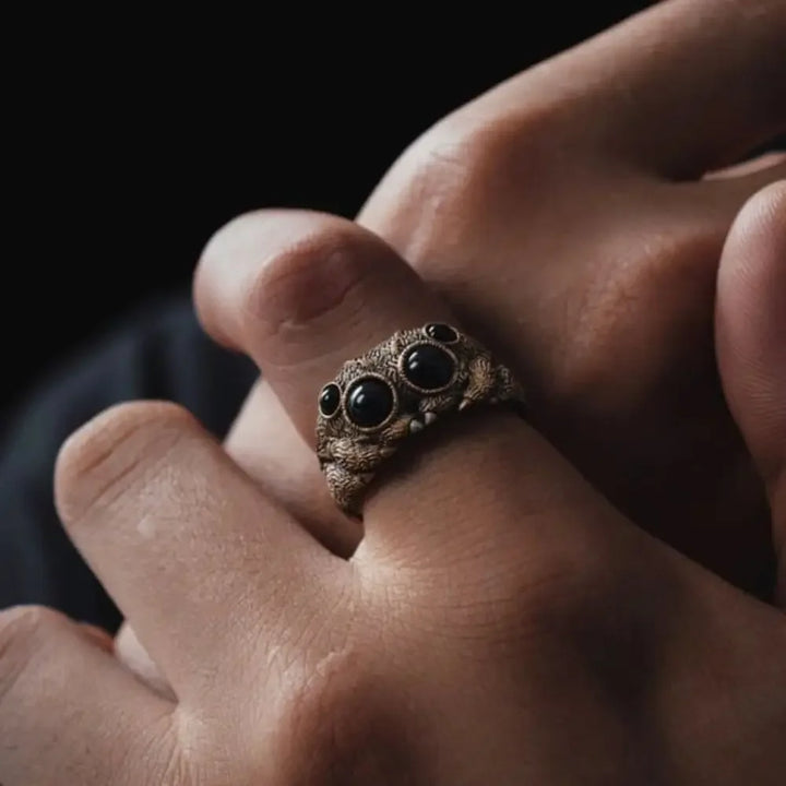 Elegant Spider Ring for Unique Fashion Statement