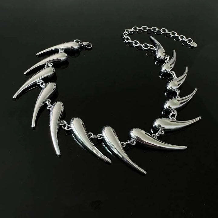Stylish Steel Talon Pendant Necklace for Unique Fashion Statement