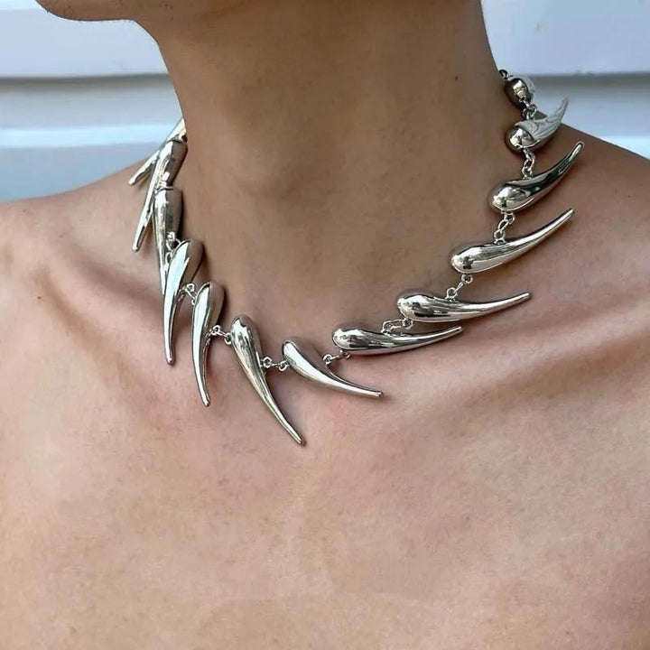 Stylish Steel Talon Pendant Necklace for Unique Fashion Statement
