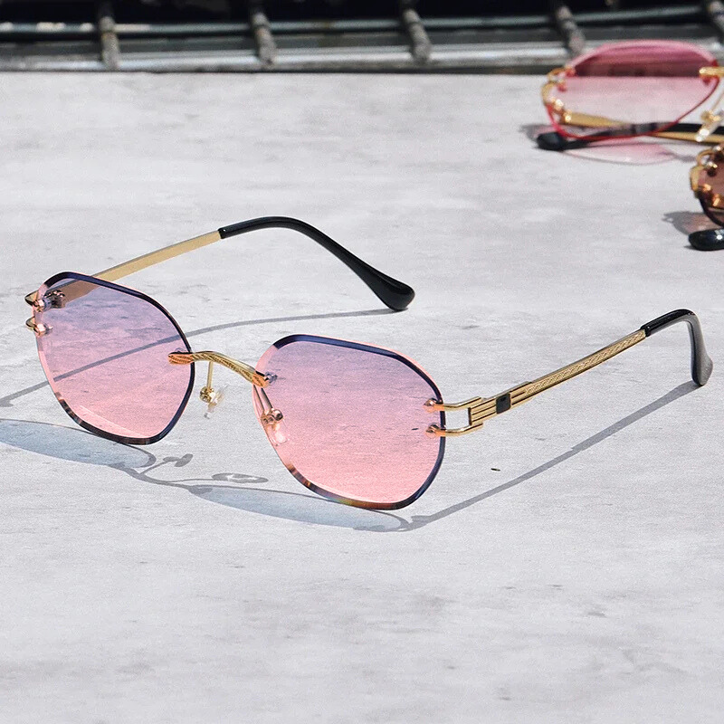 Stylish Sunglasses for Ultimate UV Protection and Comfort