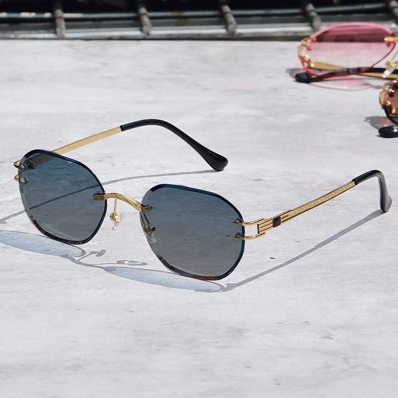 Stylish Sunglasses for Ultimate UV Protection and Comfort