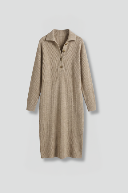 Ribstrikket sweaterkjole til kvinder med knaplukning