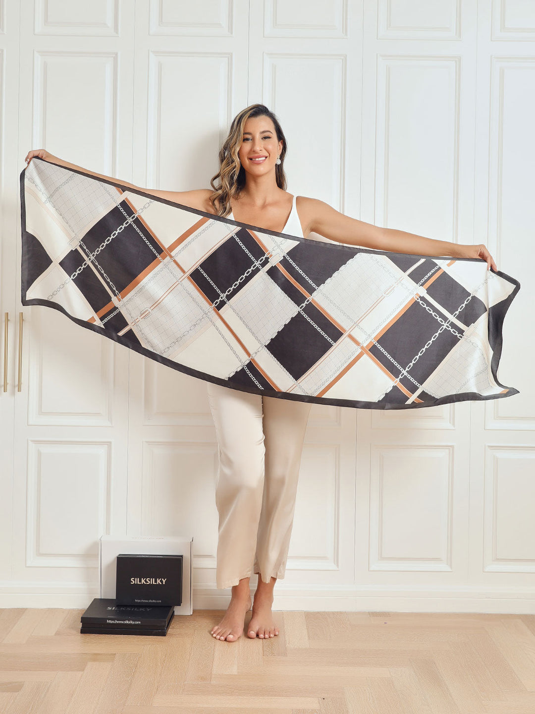 Women's Stylish Scarf for All Seasons