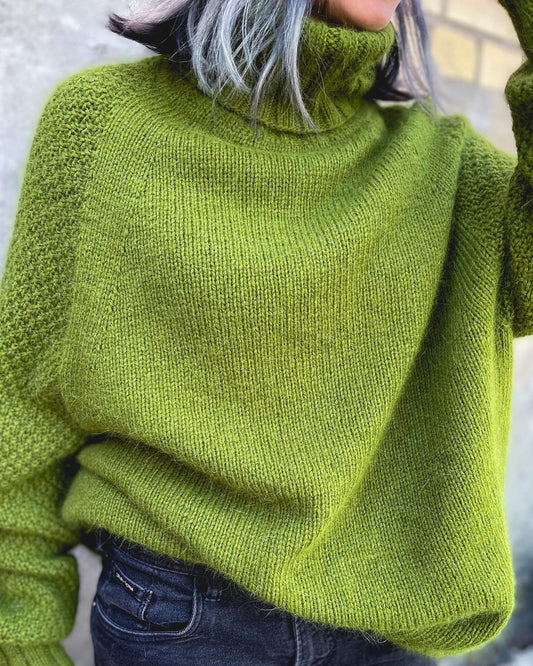 Women's Oversized Turtleneck Sweater with Long Sleeves for Winter