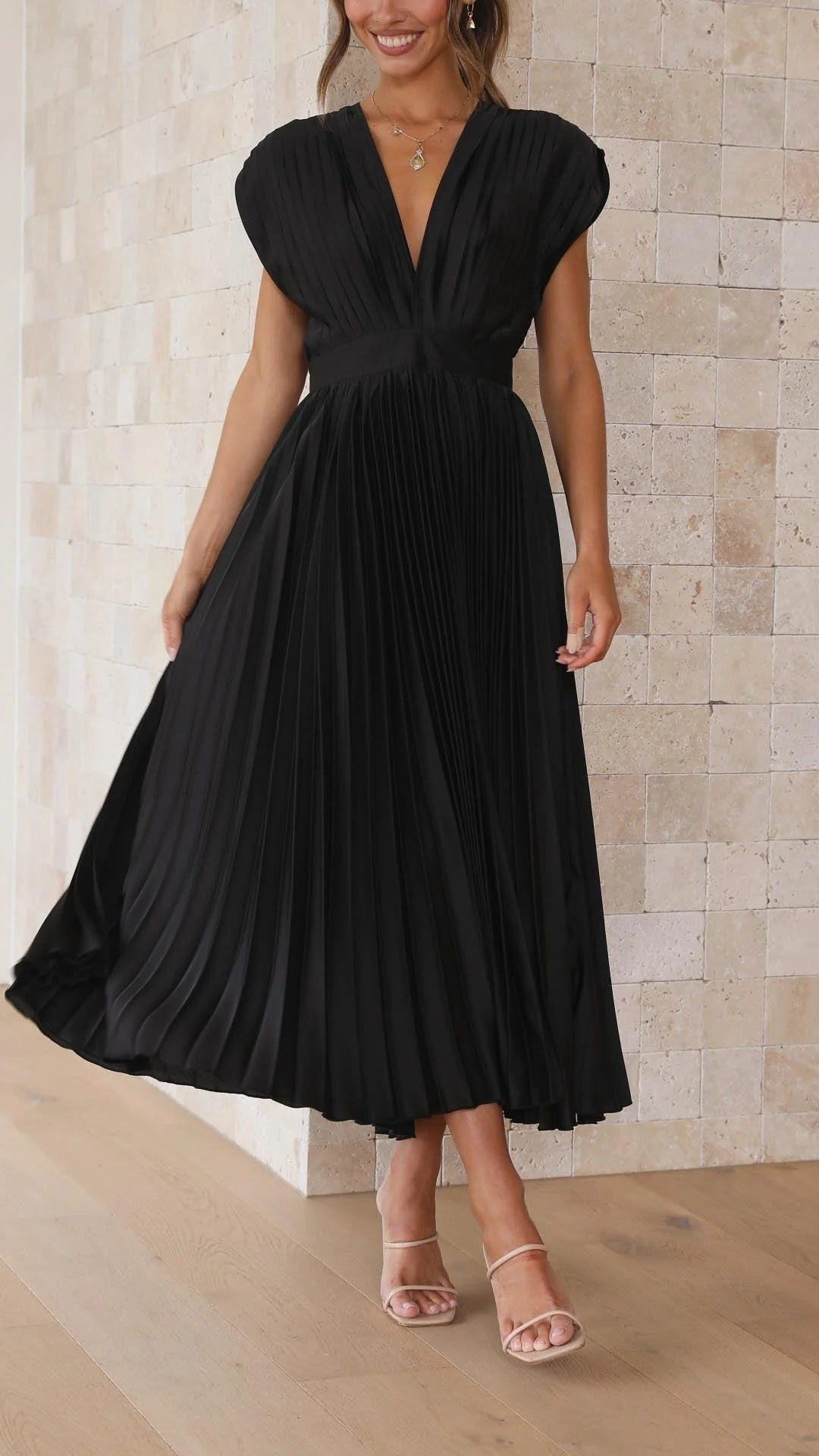 Women's Pleated V-Neck Long Dress