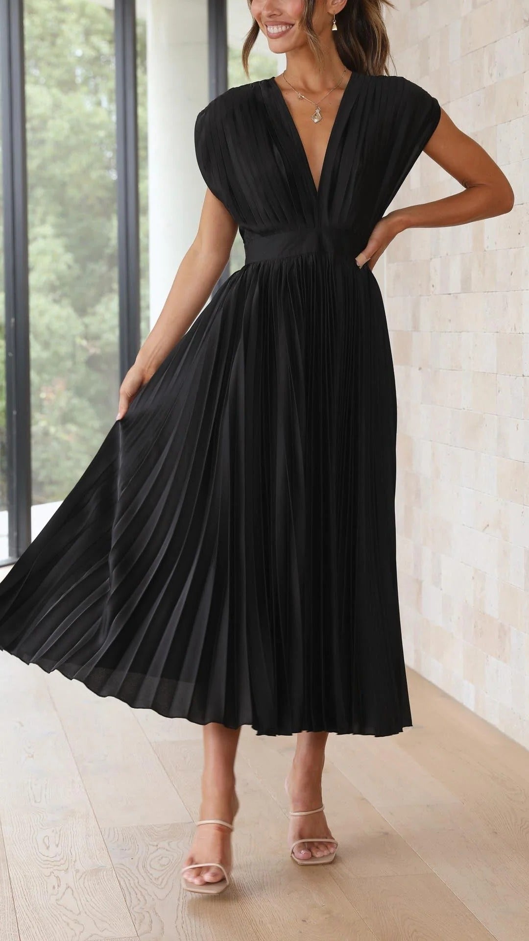 Women's Pleated V-Neck Long Dress